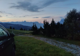 Vue des aravis depuis le parking.